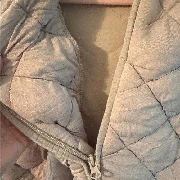 Mono B Quilted Tan Vest - Picture 3 of 5